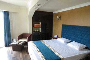 Parsian Azadi Hotel in Yasuj